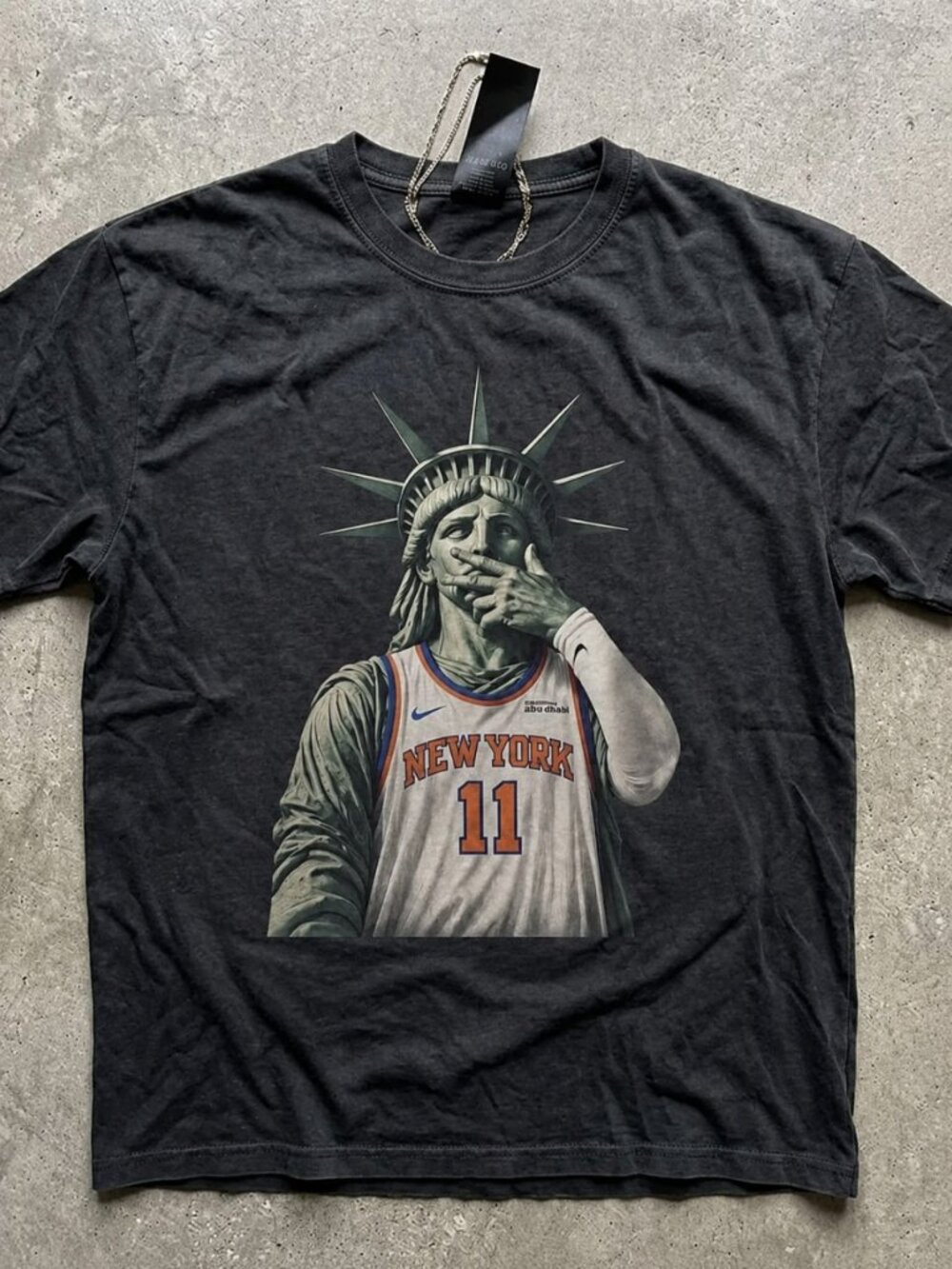 Statue of Liberty Jalen Brunson Knicks T-Shirt - Picture 1 of 1
